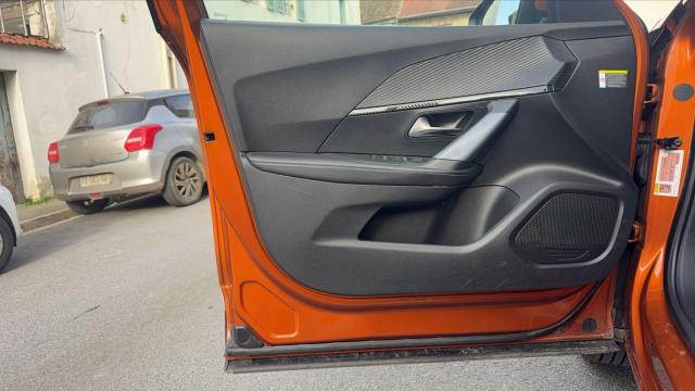 Peugeot 2008 image 6