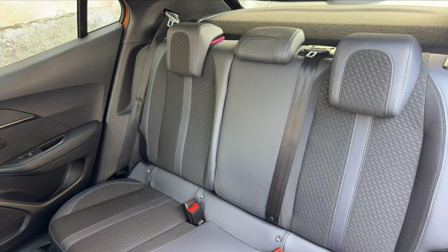 Peugeot 2008 image 1