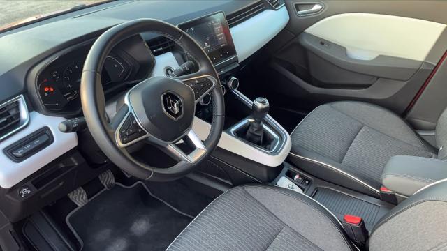 Renault Clio image 1