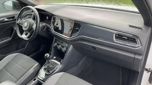 Volkswagen T-Roc image 9