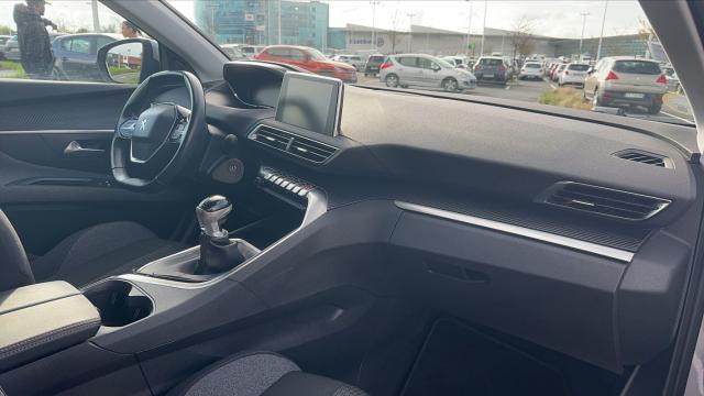 Peugeot 3008 image 2