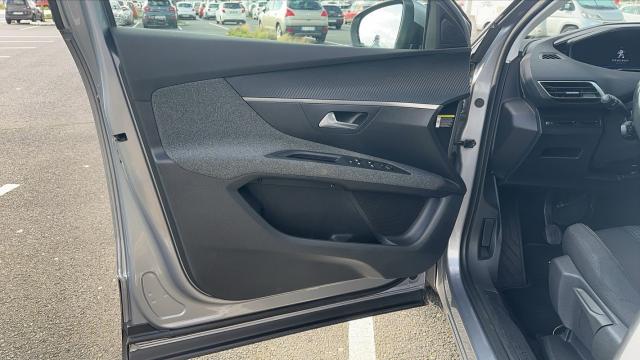 Peugeot 3008 image 3