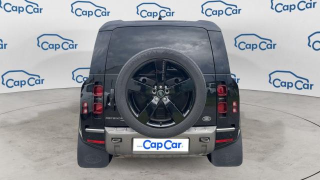 Land Rover Defender image 8