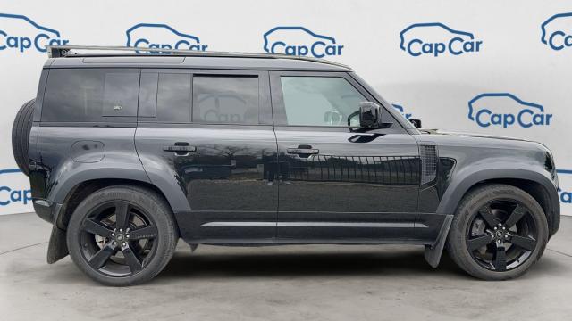 Land Rover Defender image 9