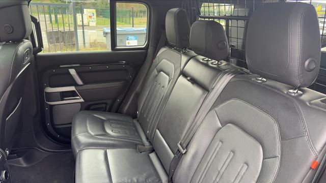 Land Rover Defender image 3