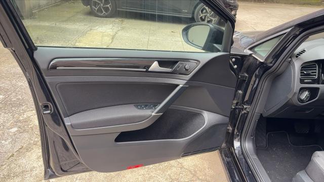 Volkswagen Golf image 8