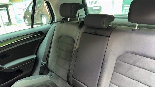 Volkswagen Golf image 9