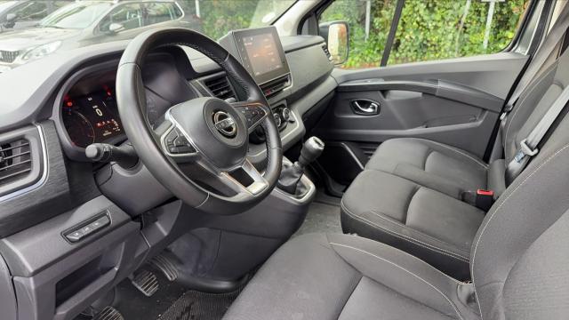 Nissan Nv300 image 1