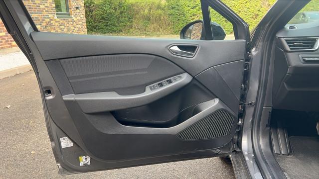 Renault Clio image 6