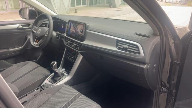 Volkswagen T-Roc image 8