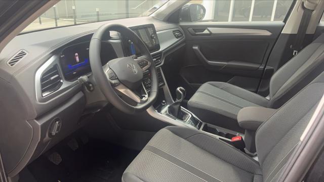 Volkswagen T-Roc image 3