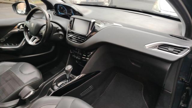 Peugeot 2008 image 2