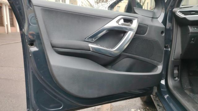 Peugeot 2008 image 6