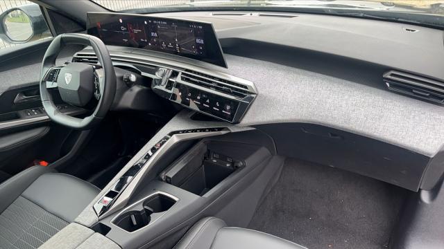 Peugeot 3008 image 3