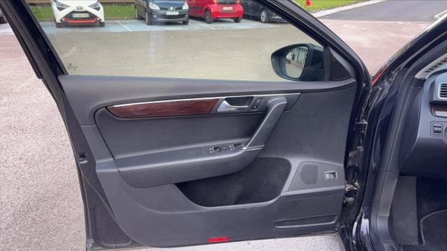 Volkswagen Passat image 8