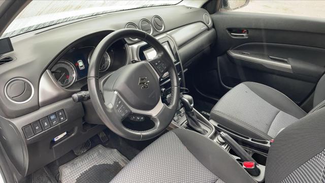 Suzuki Vitara image 7