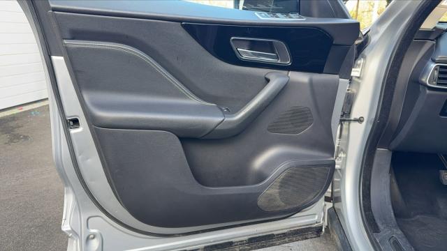 Jaguar F-Pace image 5