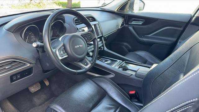 Jaguar F-Pace image 9