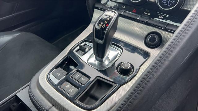 Jaguar F-Type image 2