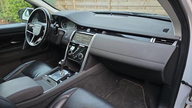 Land Rover Discovery Sport image 6