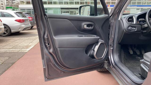 Jeep Renegade image 3