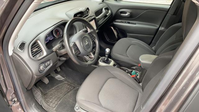 Jeep Renegade image 6