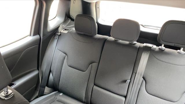 Jeep Renegade image 2