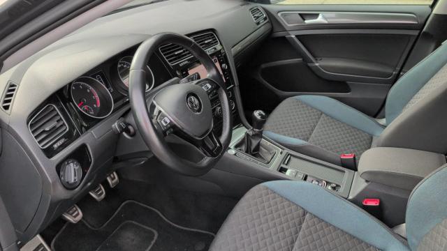 Volkswagen Golf image 6