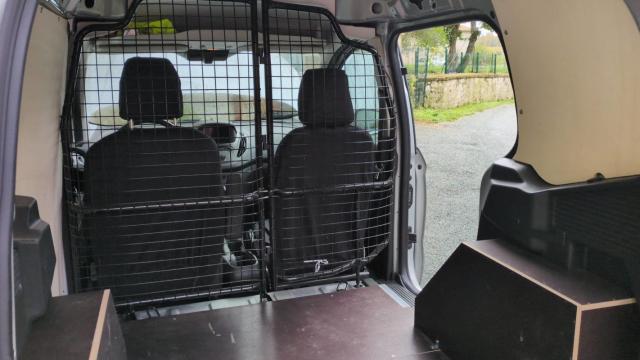 Ford Transit Courier image 3