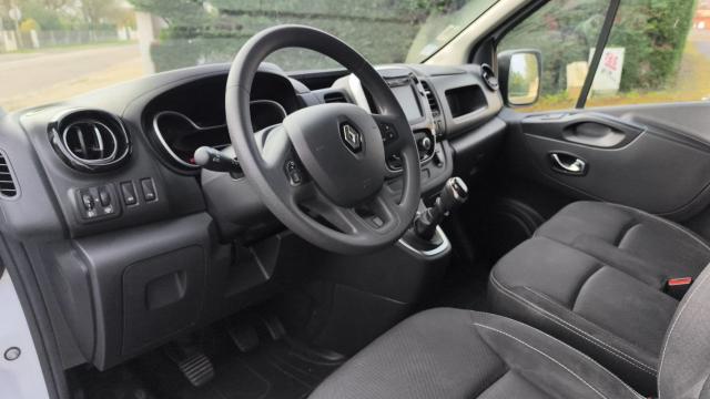 Renault Trafic image 2
