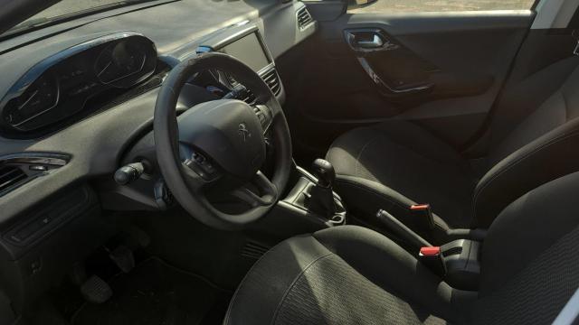 Peugeot 208 image 7