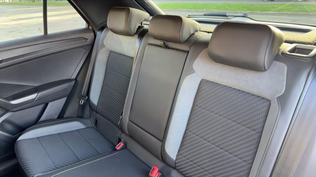 Volkswagen T-Roc image 9