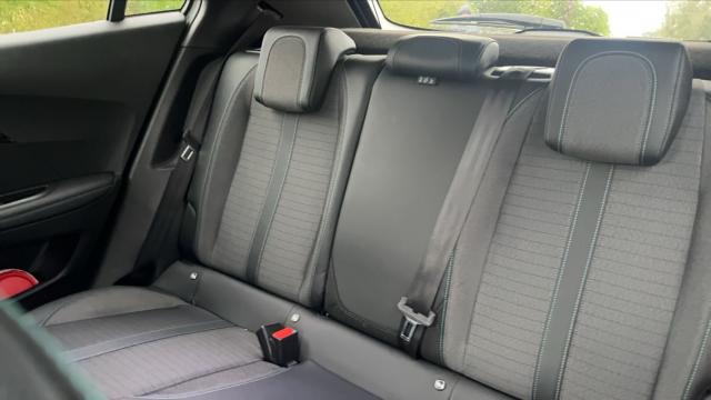 Peugeot 2008 image 2