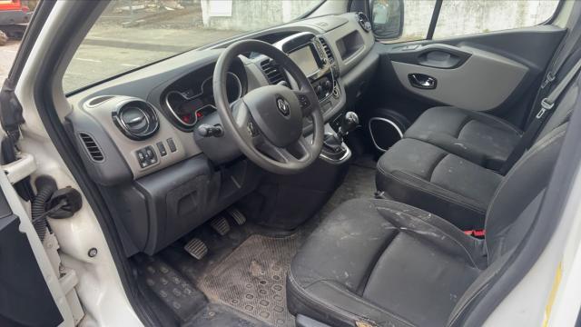 Renault Trafic image 8