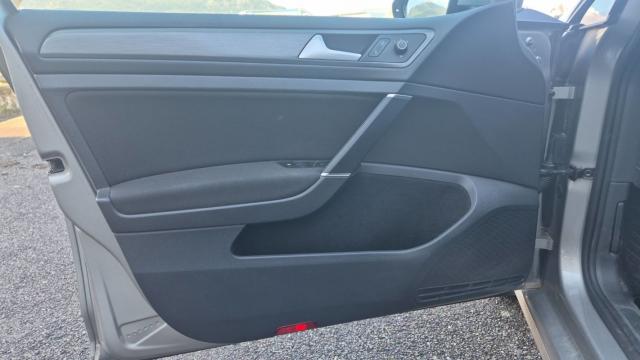 Volkswagen Golf image 9