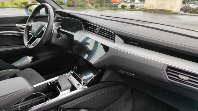 Audi E-Tron image 8