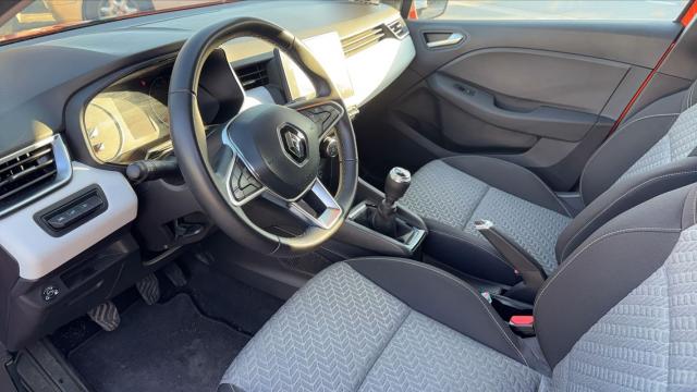 Renault Clio image 9