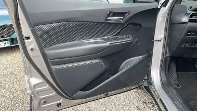 Toyota C-Hr image 2