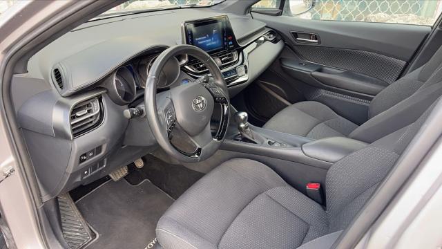 Toyota C-Hr image 6