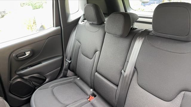 Jeep Renegade image 9