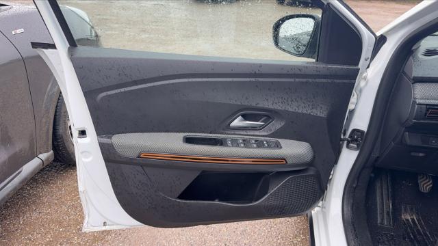 Dacia Sandero image 2