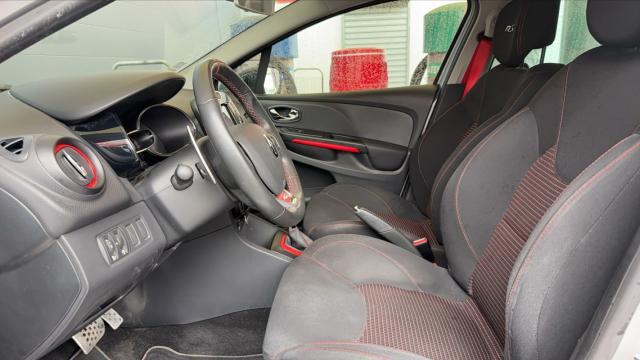 Renault Clio image 2