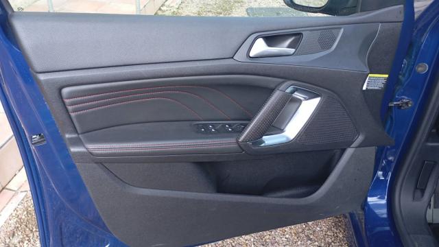 Peugeot 308 image 2