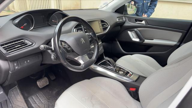 Peugeot 308 image 1