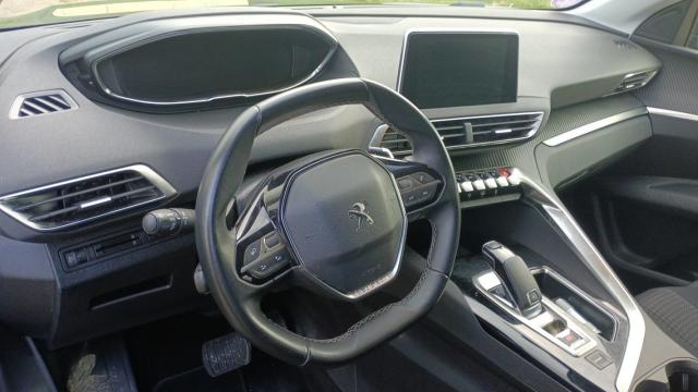 Peugeot 3008 image 2