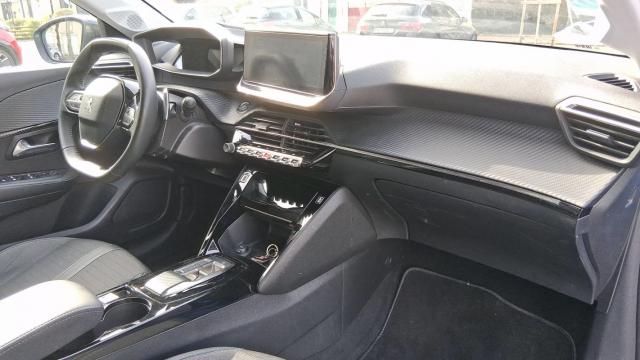 Peugeot 208 image 5