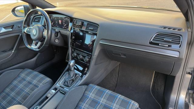 Volkswagen Golf image 8