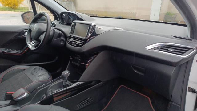 Peugeot 2008 image 9