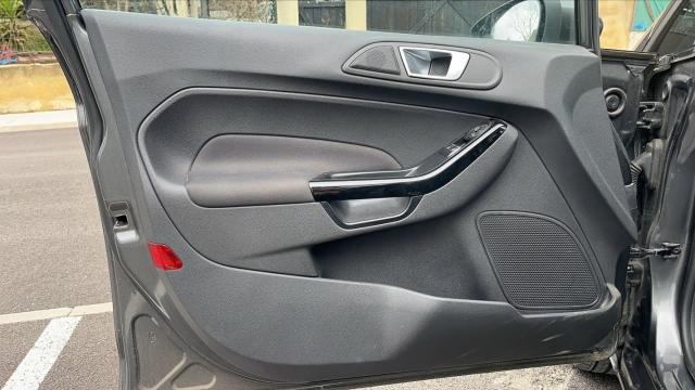 Ford Fiesta image 6