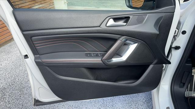 Peugeot 308 image 7